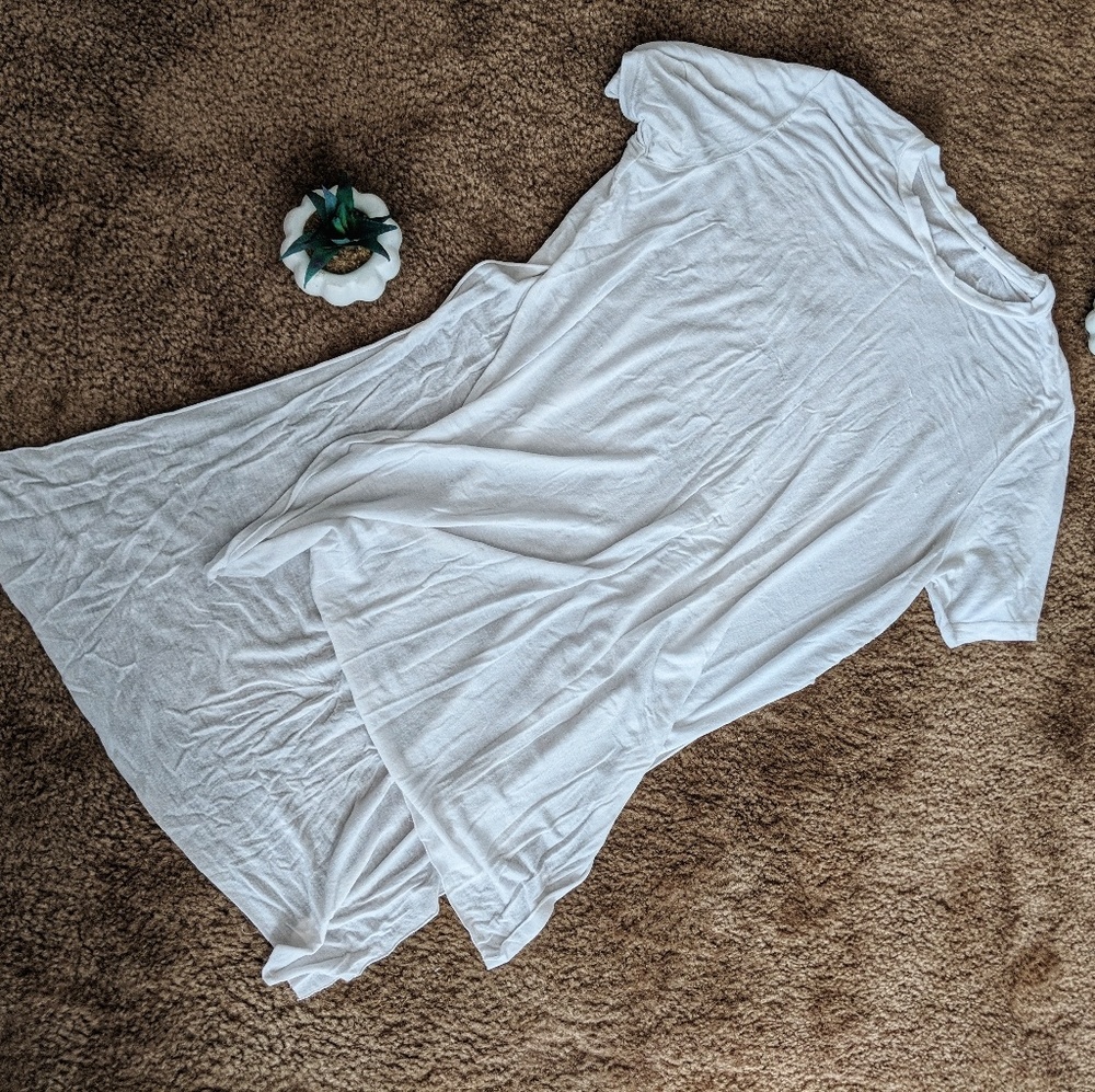 White Flowy high to low crew neck Tee